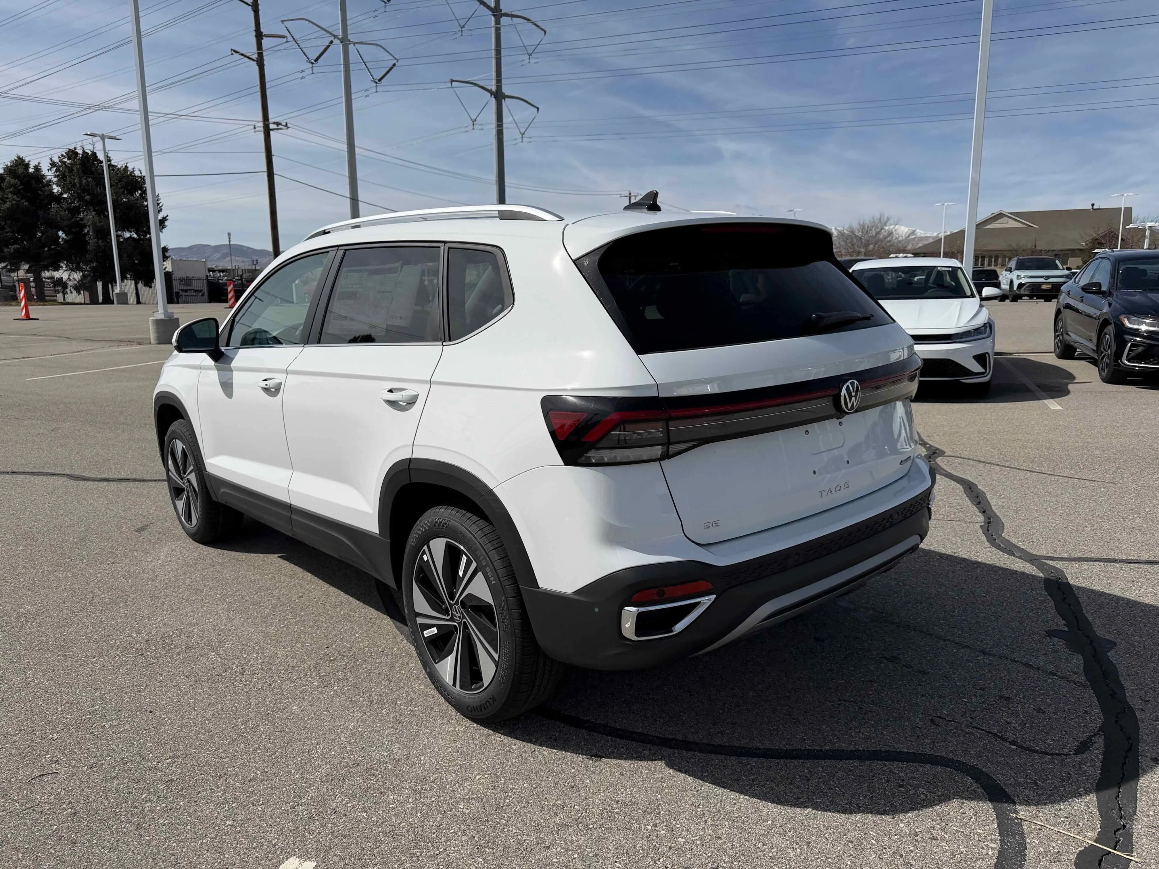 New 2026 Pure White Volkswagen SE image 5