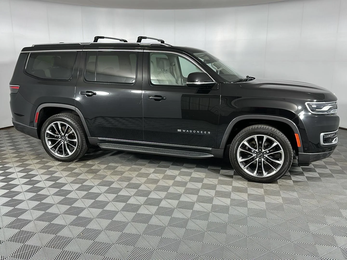 Used 2022 Diamond Black Crystal Pearlcoat Jeep Series II image 15