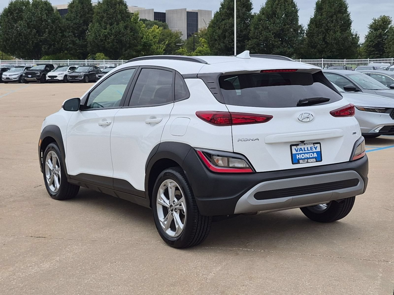 Used 2023 Lunar White Hyundai SEL AWD image 8