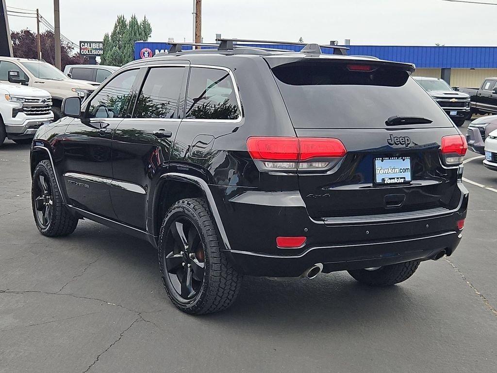 Used 2015 Brilliant Black Crystal Pearlcoat Jeep Altitude image 3