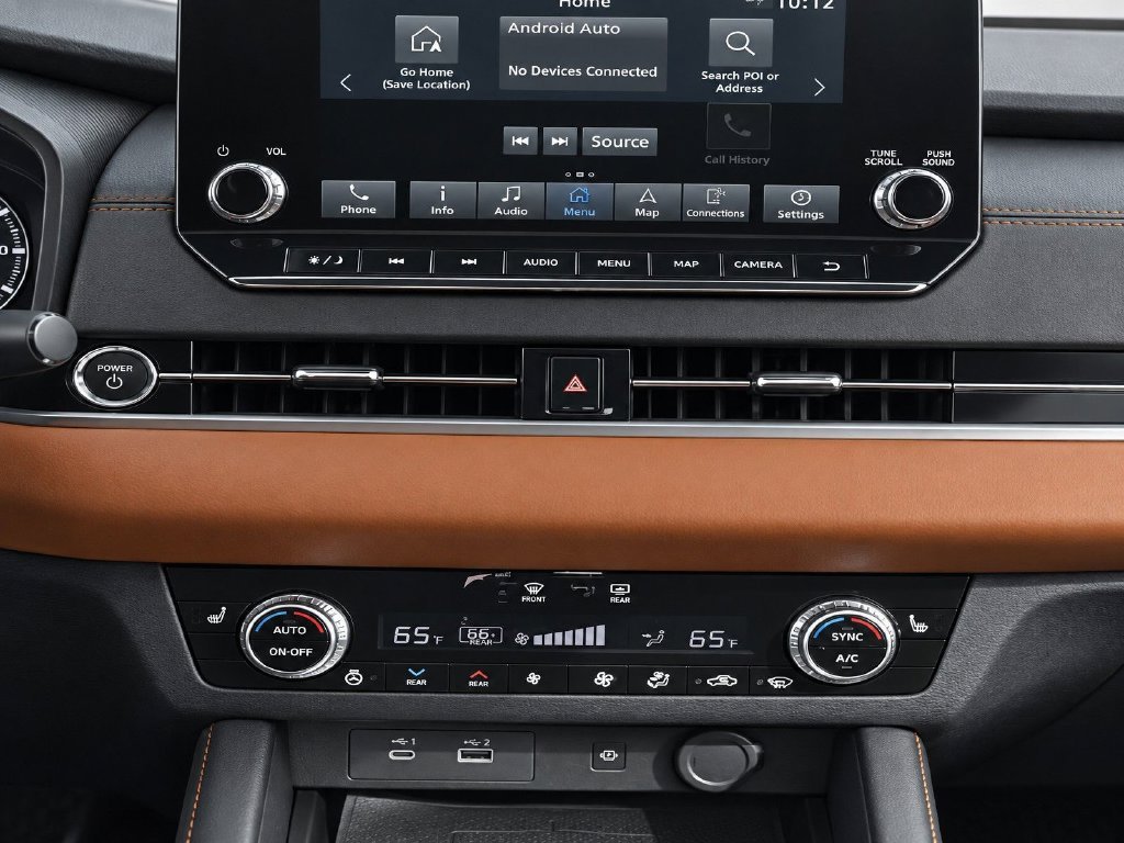 Used 2023  Mitsubishi SEL image 26