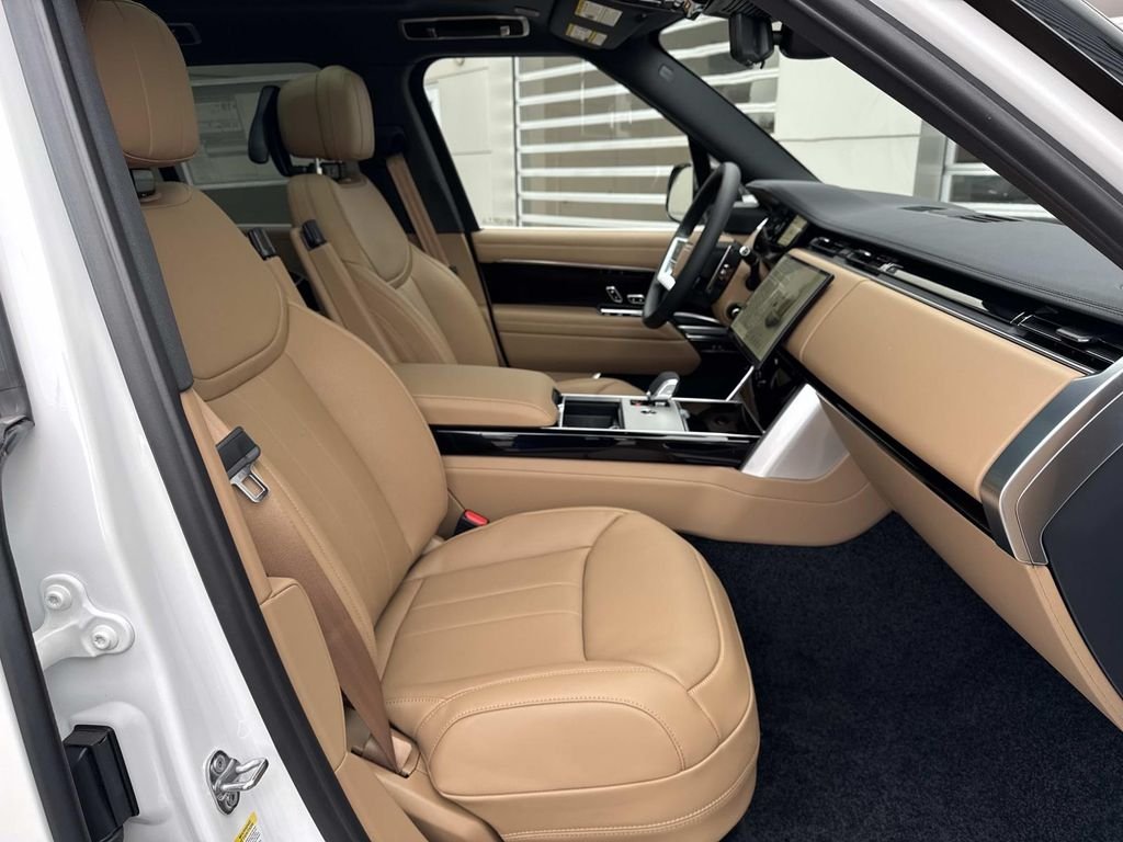 New 2026 Icy White Land Rover SE image 10