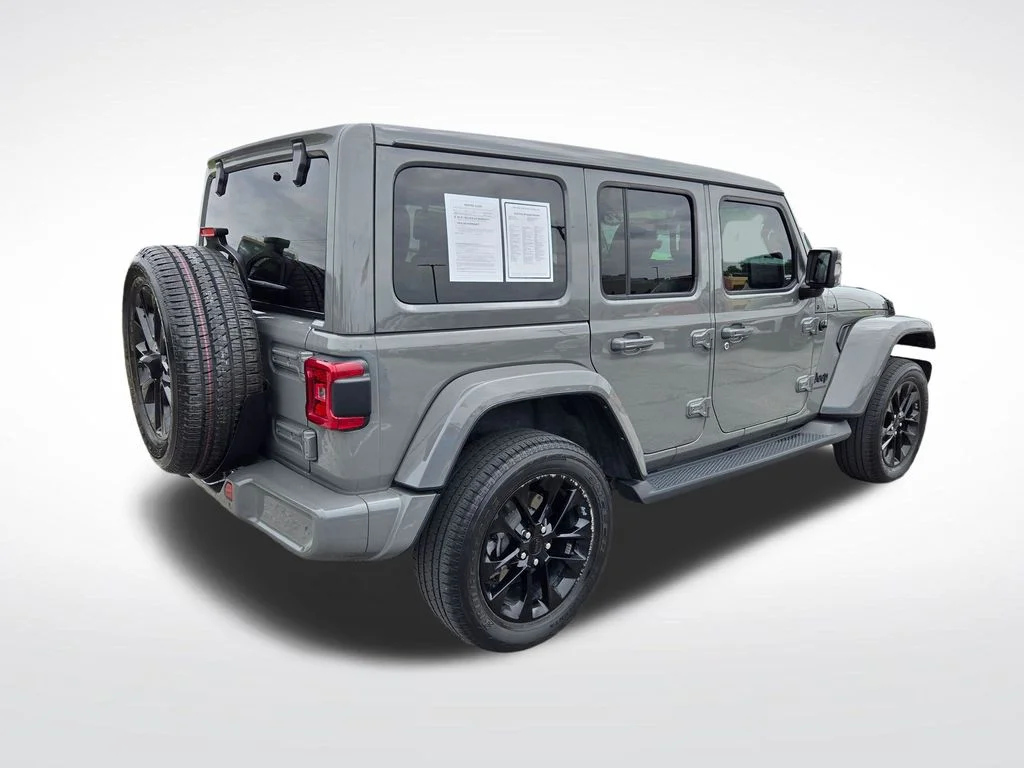 Used 2023 Gray Jeep Sahara image 3