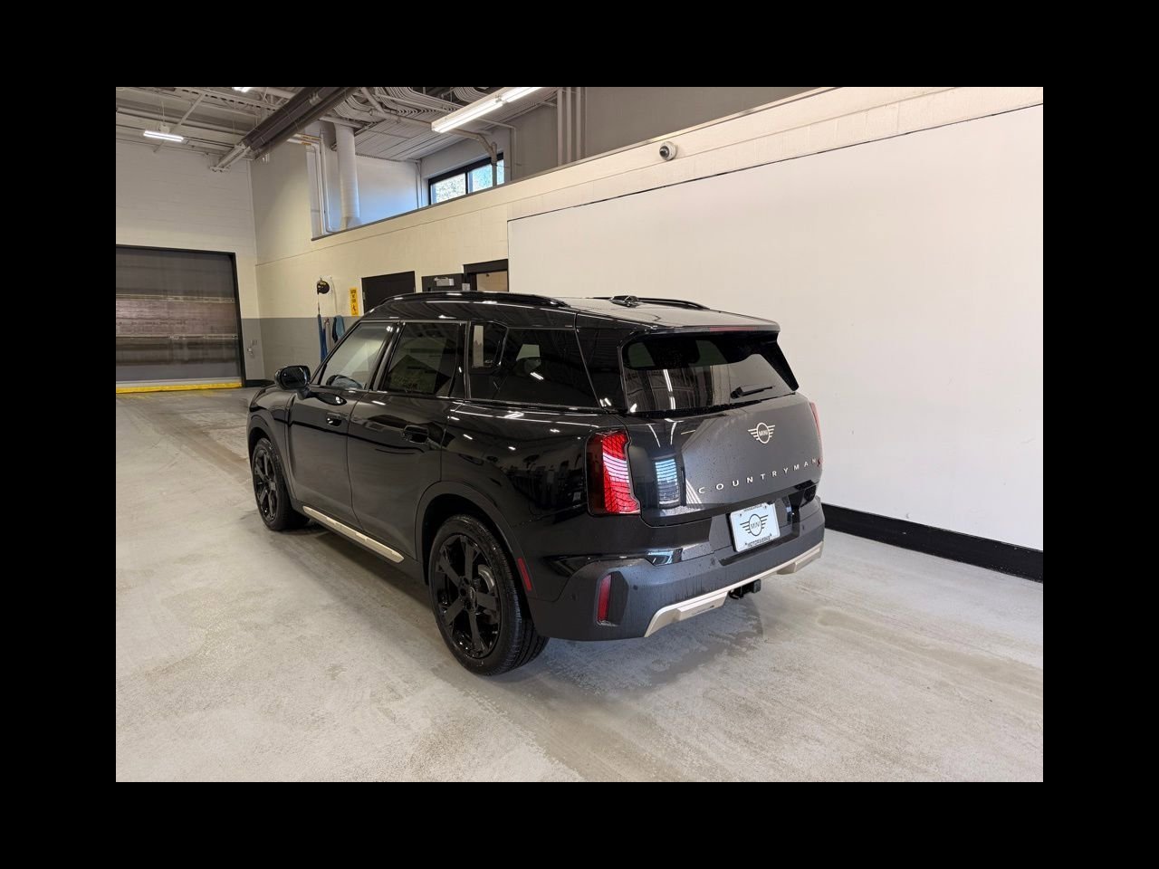 New 2026 Midnight Black II Metallic MINI ICONIC image 3