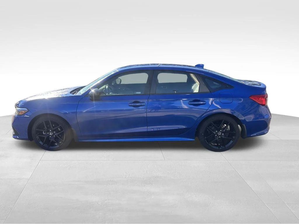 Used 2024  Honda Sport image 2
