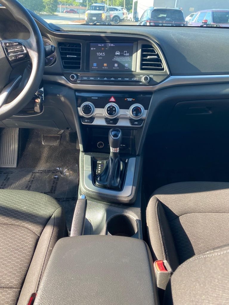 Used 2019 Silver Hyundai SEL image 7