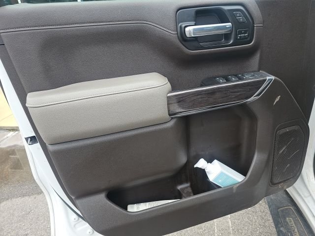 Used 2022 White Chevrolet LTZ image 19
