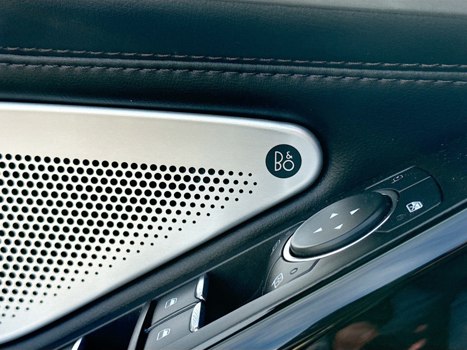 2022 Ford Explorer Platinum - Photo 19