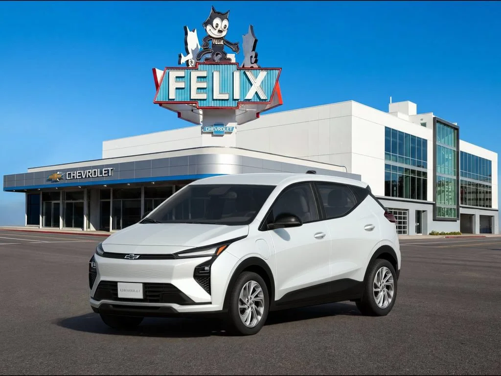 New 2027 Summit White Chevrolet LT image 1
