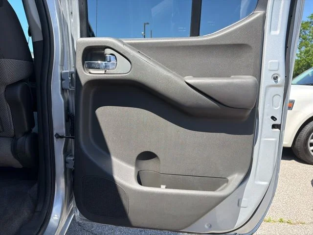 Used 2012 Silver Suzuki Sport image 22