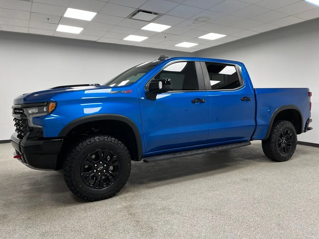 Used 2022 Blue Chevrolet ZR2 image 5