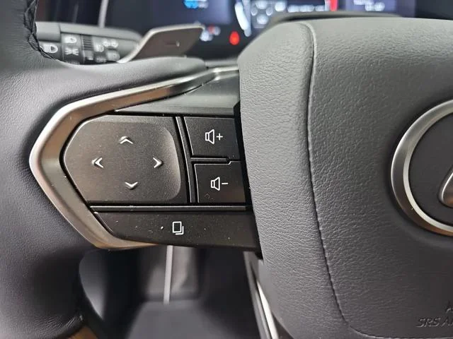 New 2026 Eminent White Pearl Lexus PREMIUM PLUS image 23