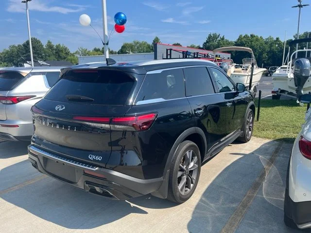 Used 2023 Black INFINITI LUXE image 4
