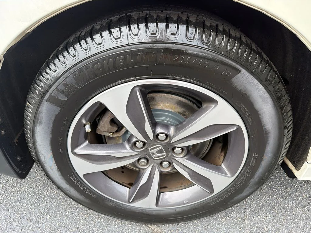 Used 2019  Honda Touring image 16