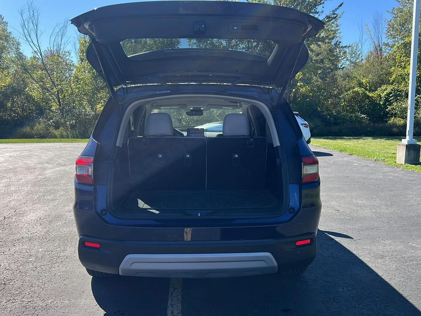 Used 2025 Obsidian Blue Pearl Honda  image 11