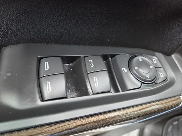 Used 2021 White Chevrolet LT image 24