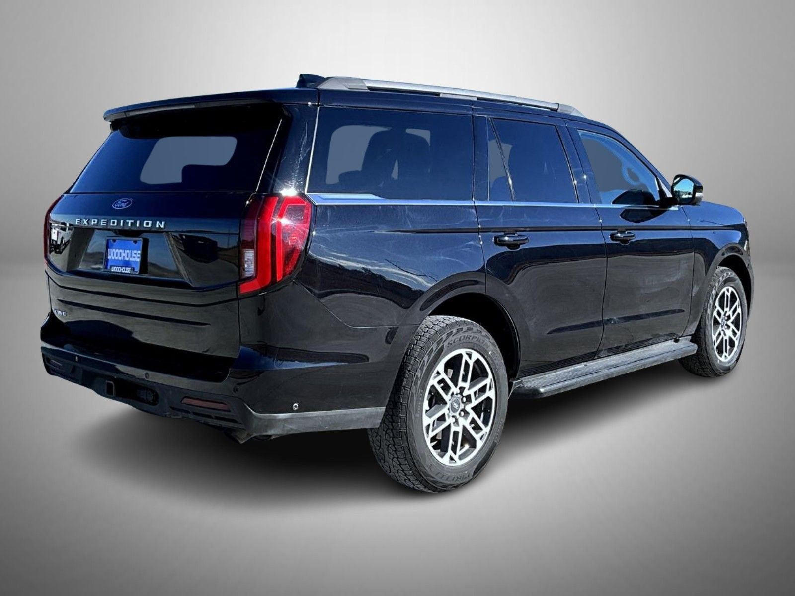 Used 2025 Black Ford Active image 5