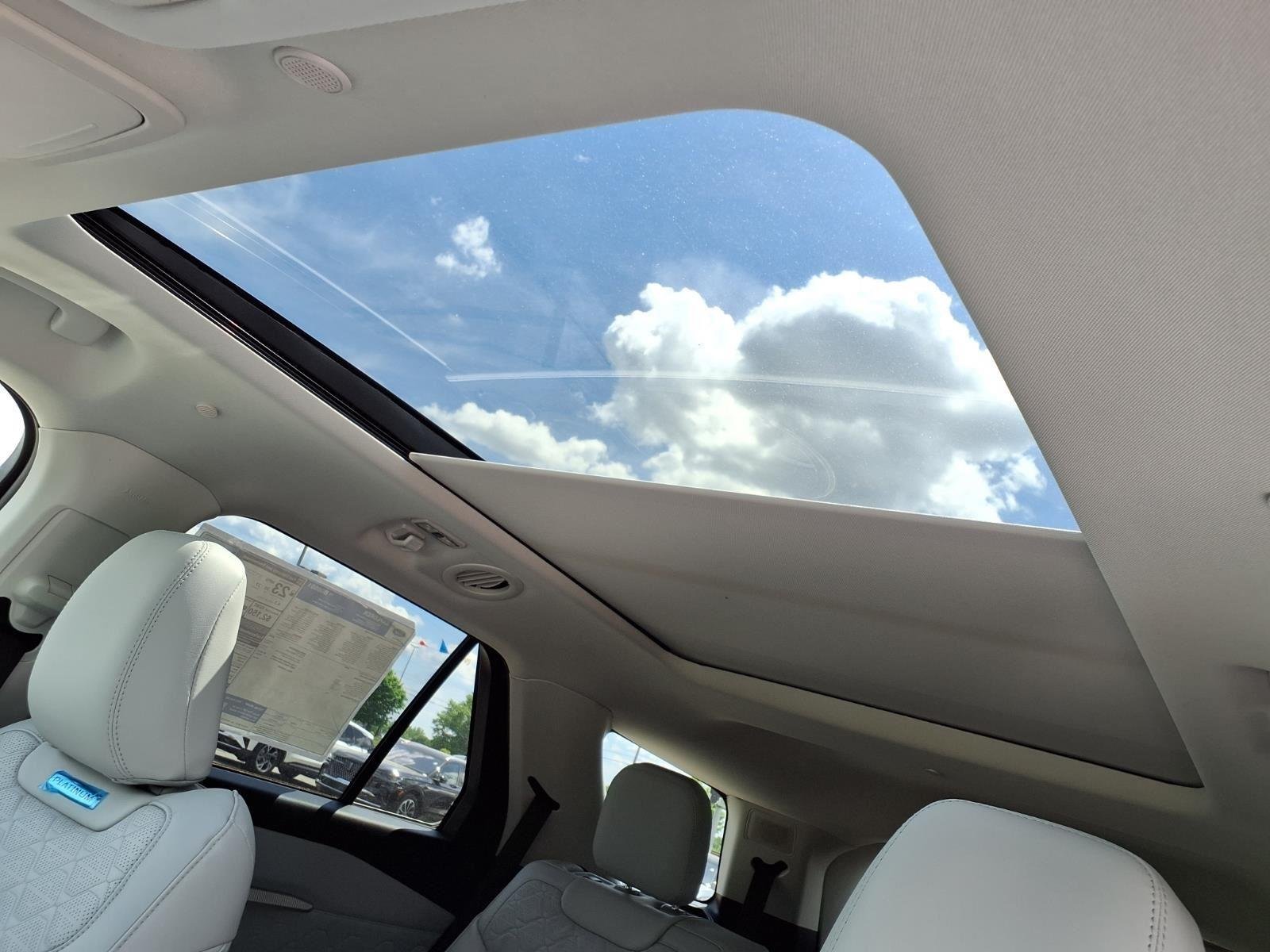 New 2026 Star White Metallic Tri-Coat Ford Platinum™ image 8