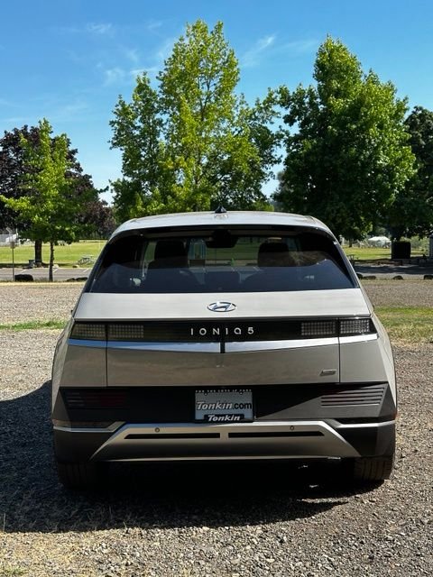 Used 2023 Cyber Gray Hyundai SE image 8