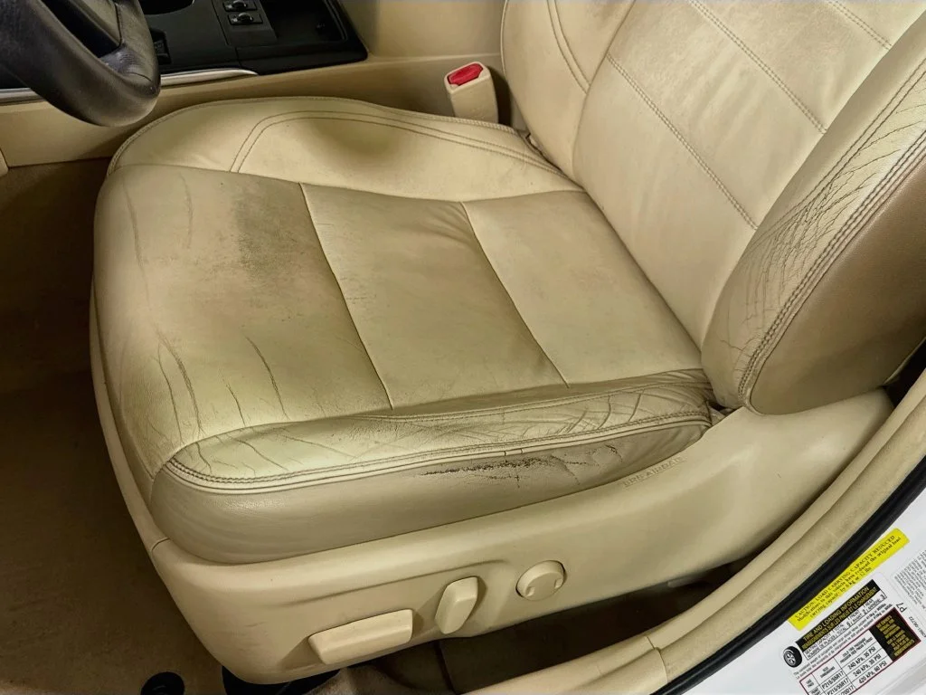 Used 2015 White Toyota XLE image 23