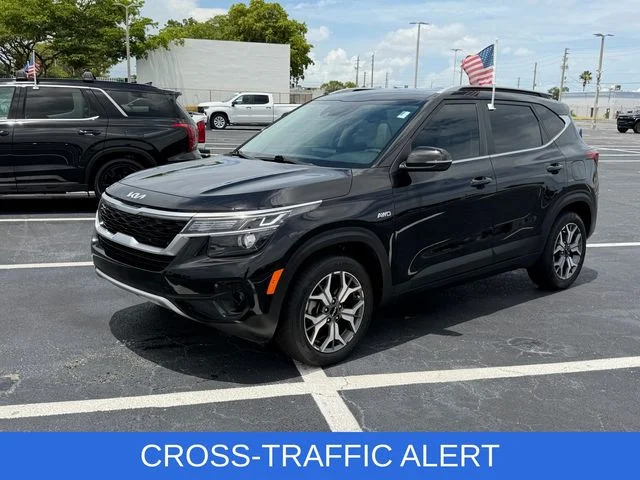 Used 2023 Black Kia EX image 3
