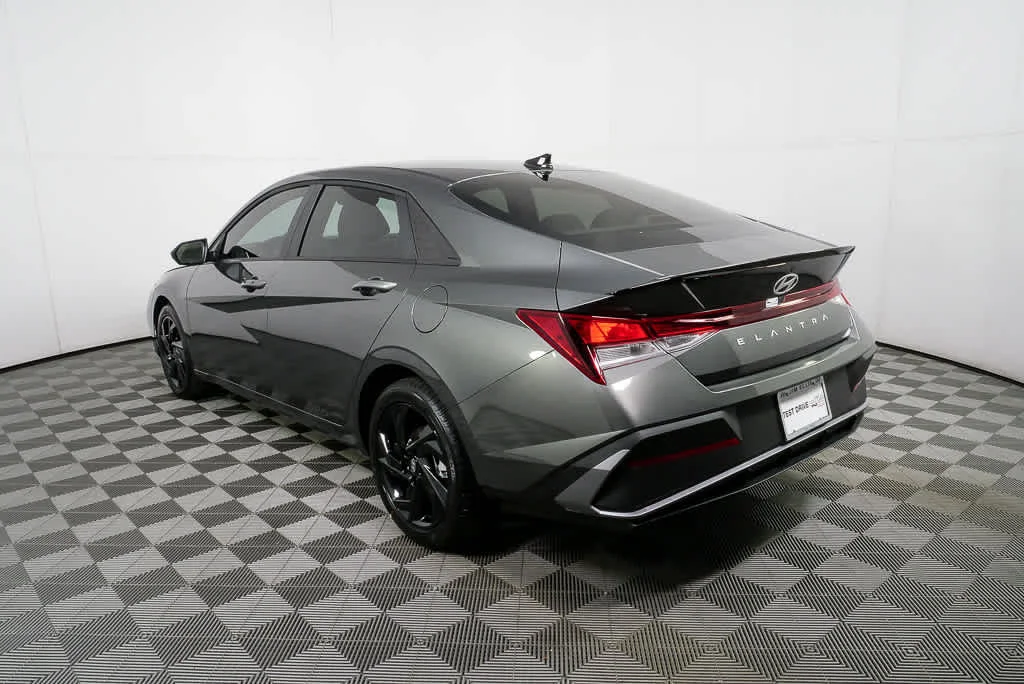 New 2026 Amazon Gray Hyundai SEL Sport image 6