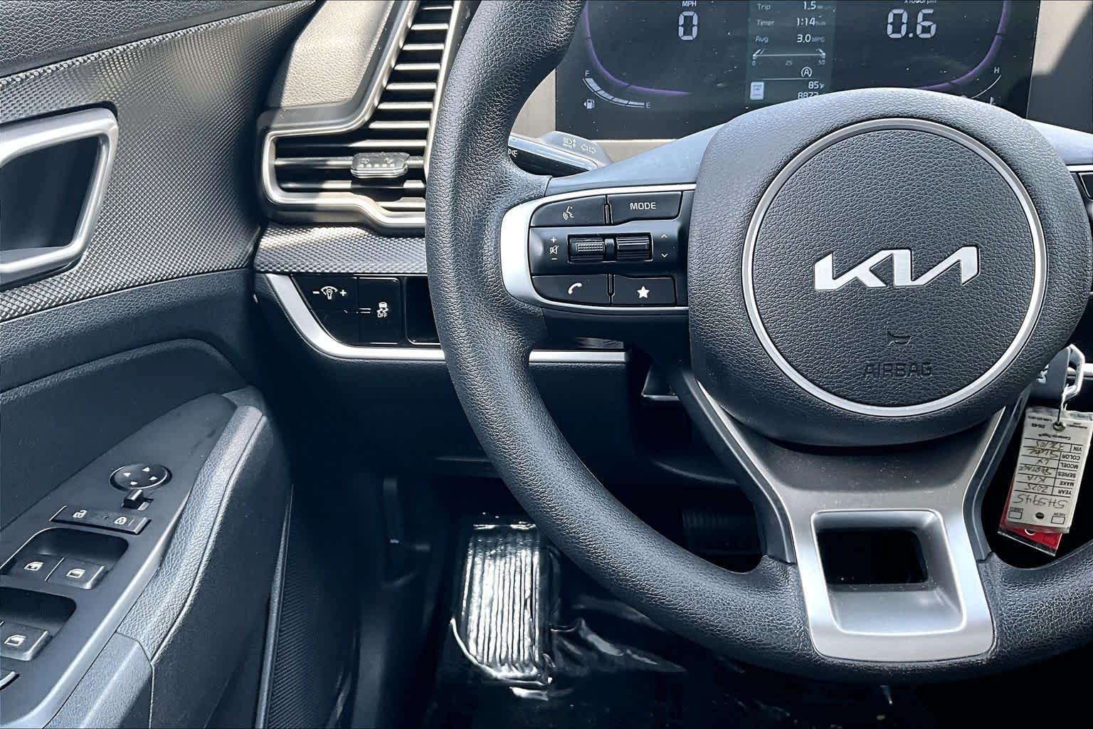 Used 2025 Everlasting Silver Kia LX image 23