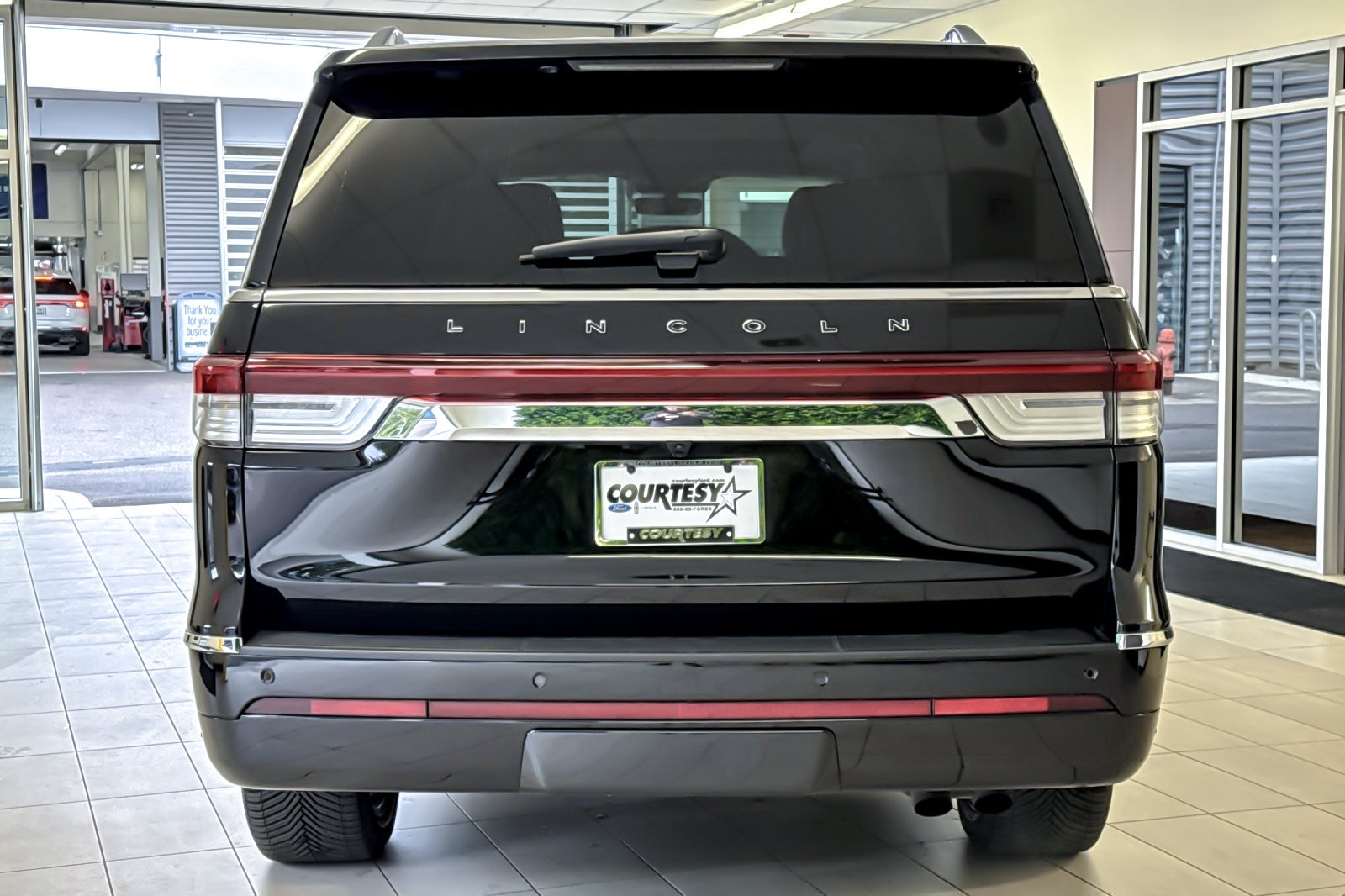 Certified Used 2024 Black Metallic Lincoln Black Label image 5