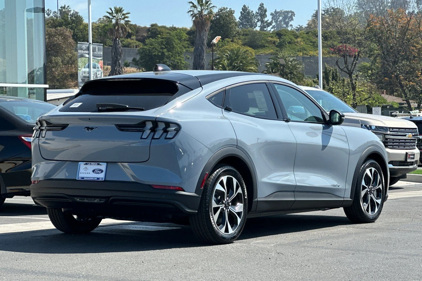 New 2026 Glacier Gray Metallic Tri-coat Ford Select image 3