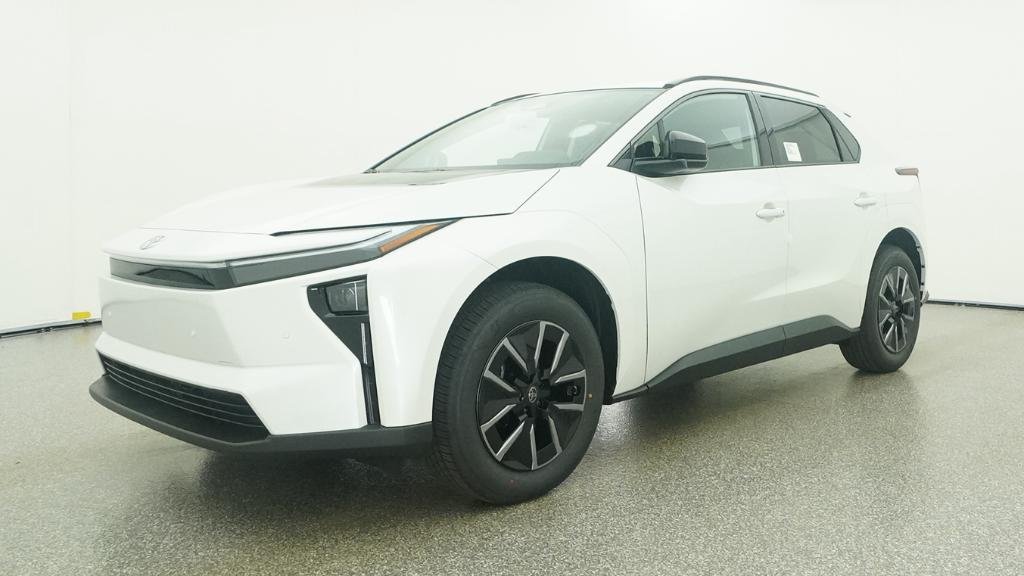 New 2026 Wind Chill Pearl Toyota XLE image 11