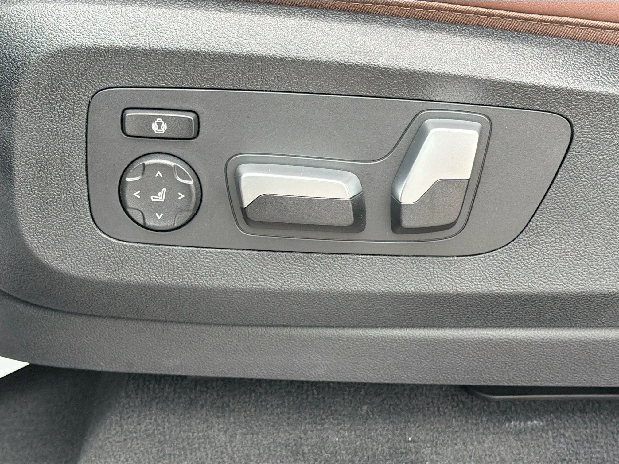 New 2026 Skyscraper Grey Metallic BMW xDrive40i image 25