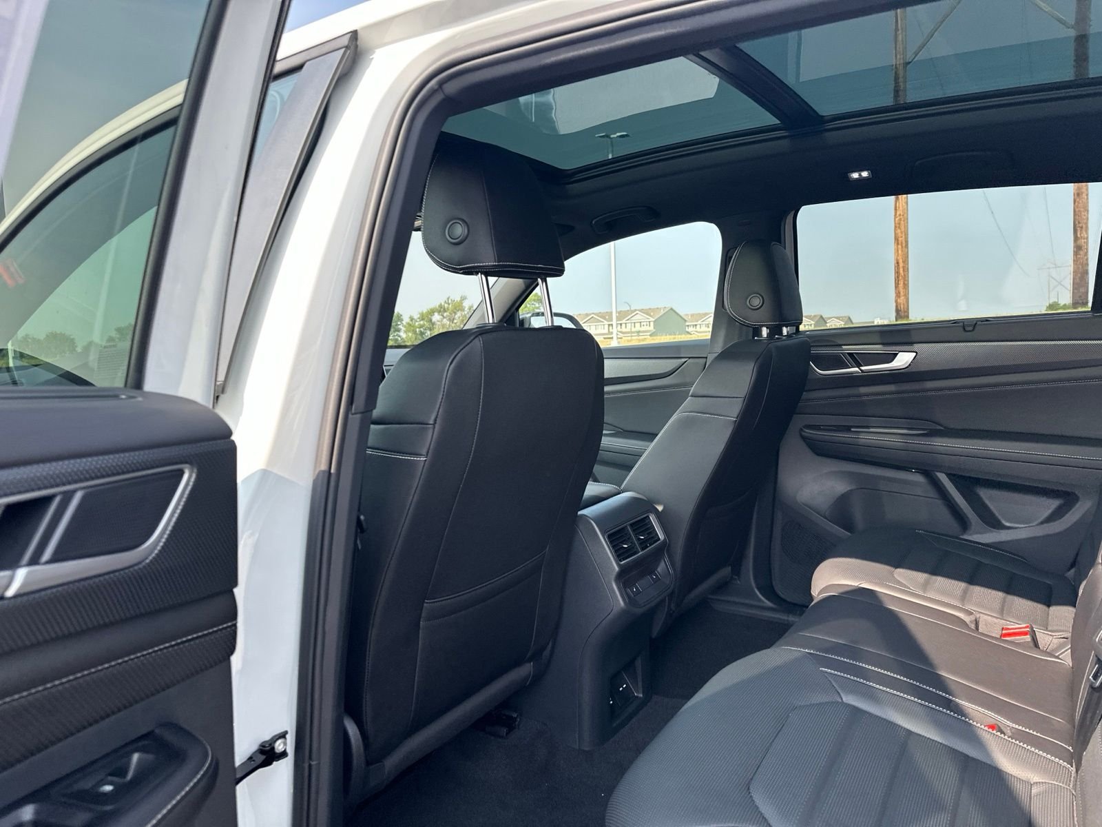 New 2026 White/off-white Volkswagen 2.0T SEL R-Line Black image 20