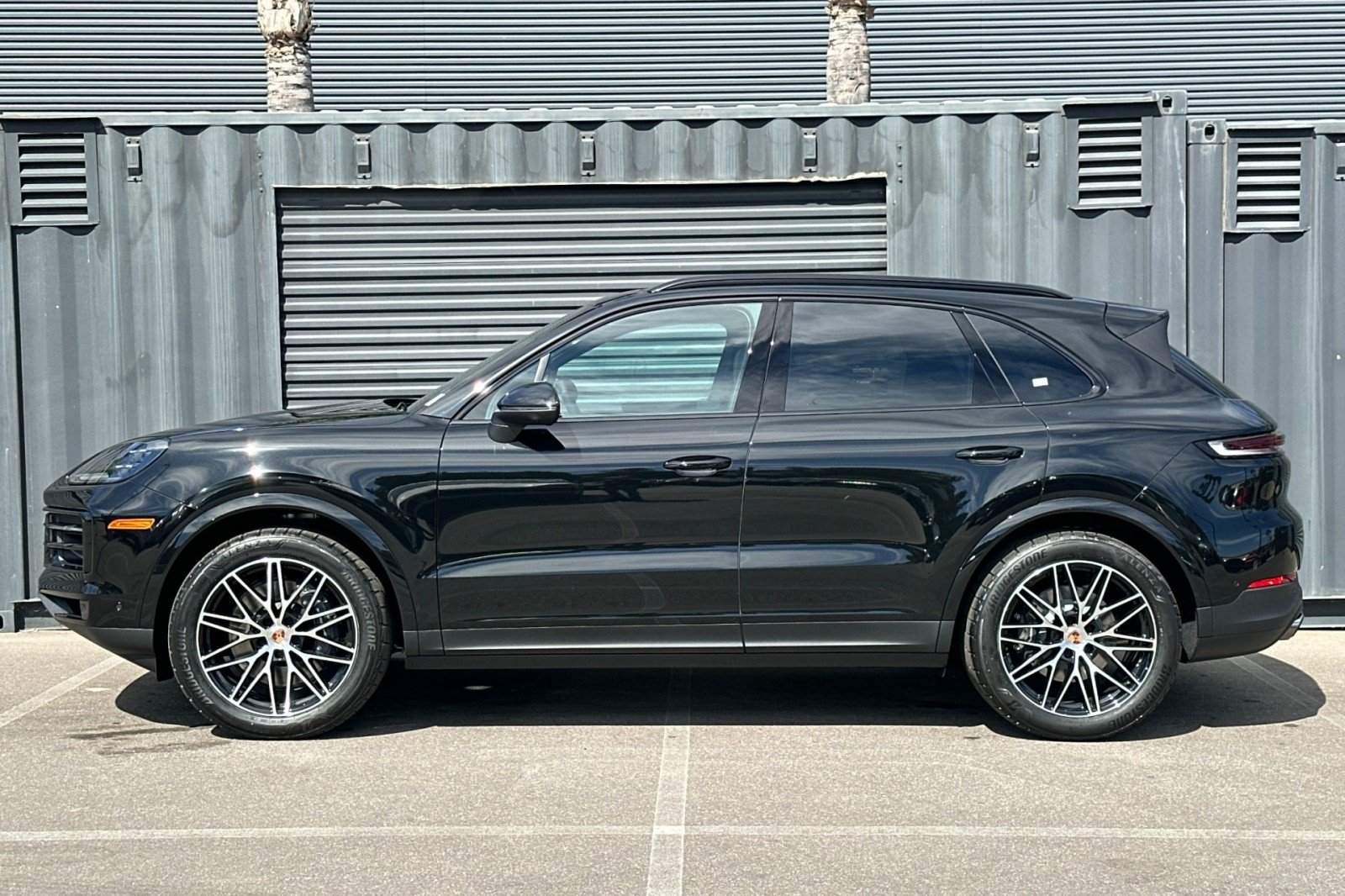 New 2026 Chromite Black Metallic Porsche  image 2