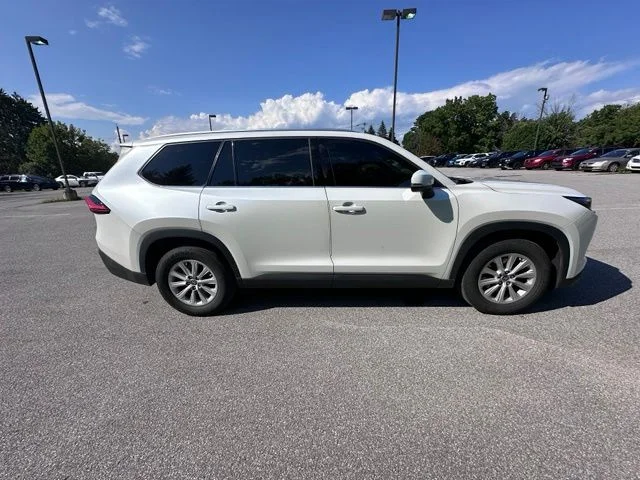Used 2024 Beige Toyota XLE image 2