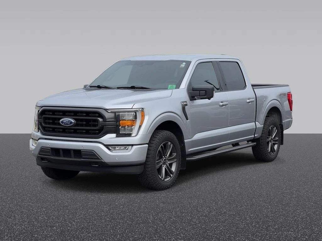 Used 2021 Silver Ford XLT image 2