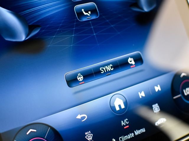New 2026 Polar White Mercedes-Benz C 43 AMG® image 38
