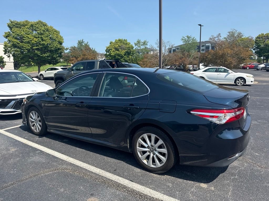 Used 2018 Blue Toyota LE image 3
