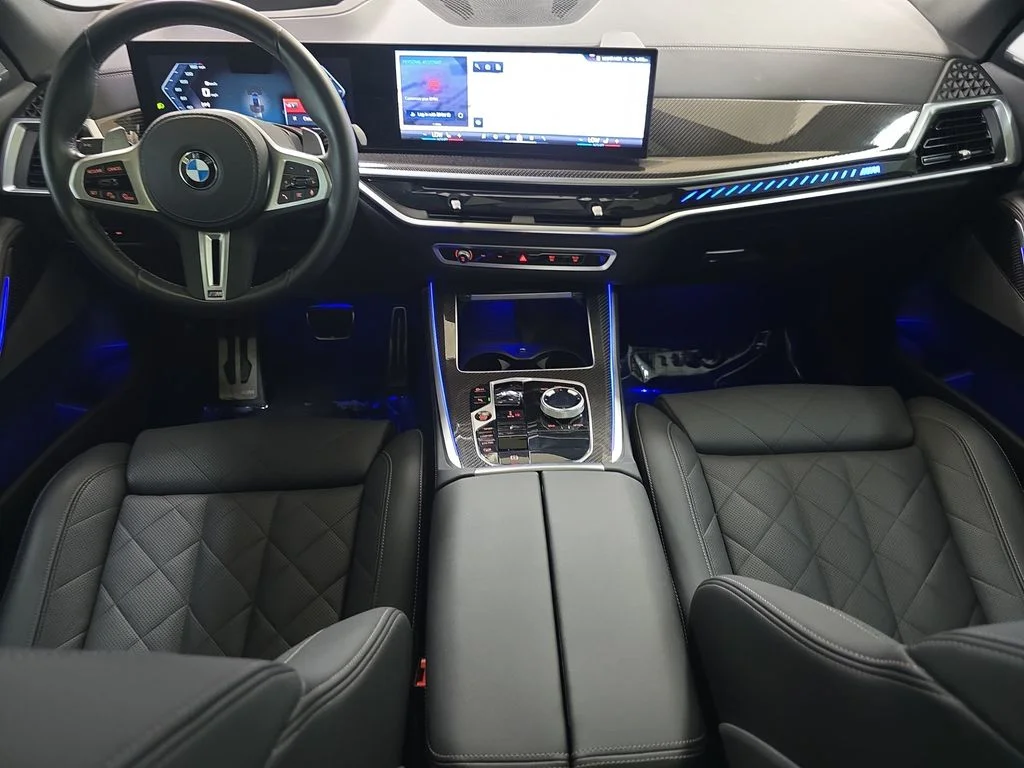 Used 2025 Black Sapphire Metallic BMW M60i image 12