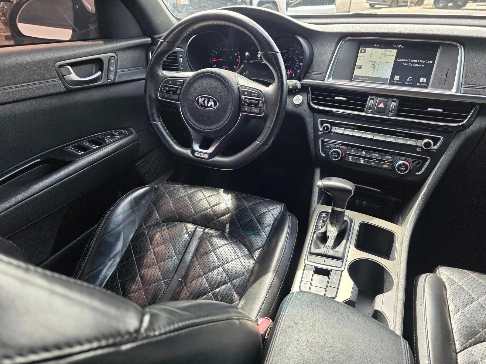 Used 2018 Snow White Pearl Kia SX image 15