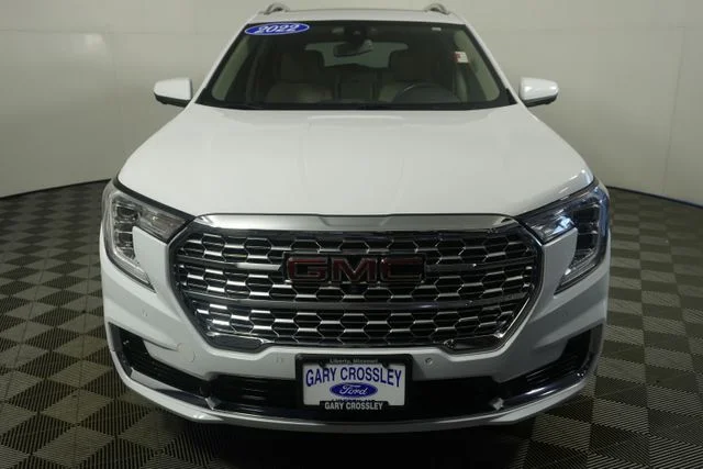 Used 2022 Summit White GMC Denali image 8