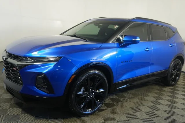 Used 2019 Kinetic Blue Metallic Chevrolet RS image 7