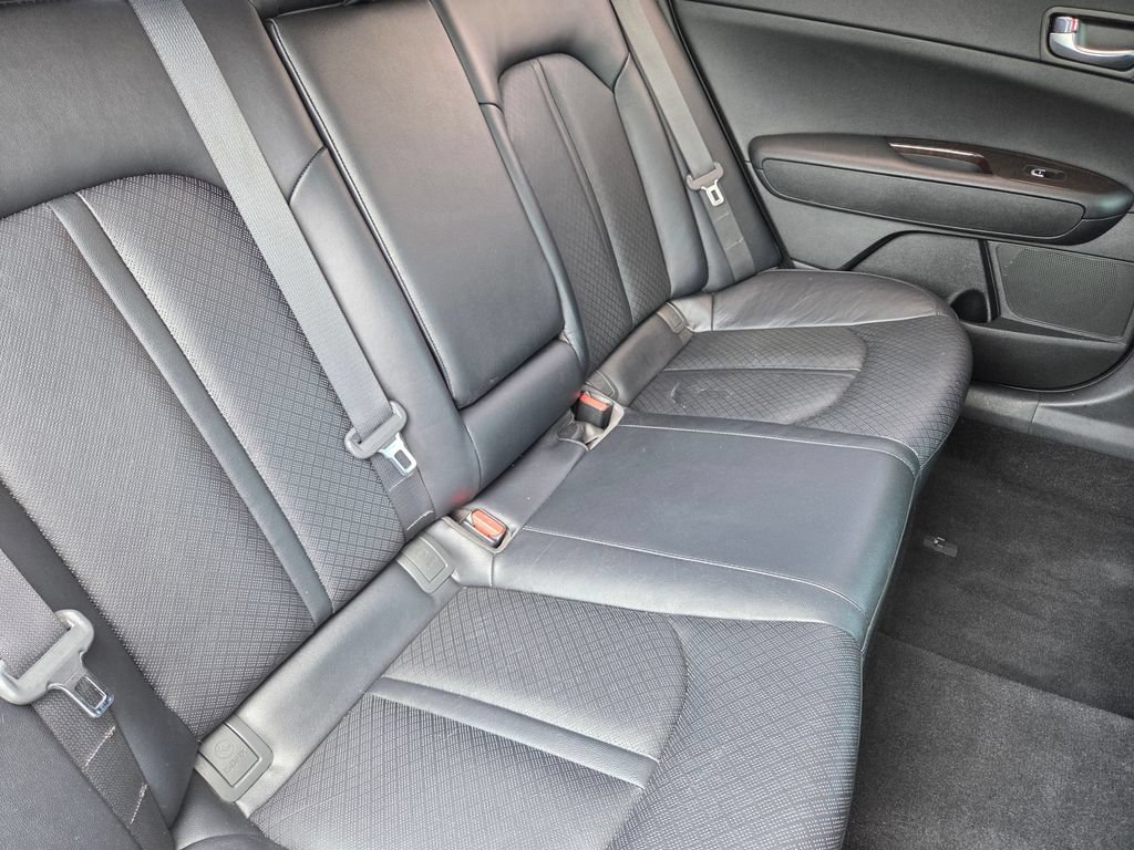 Used 2017 Titanium Silver Kia EX image 5