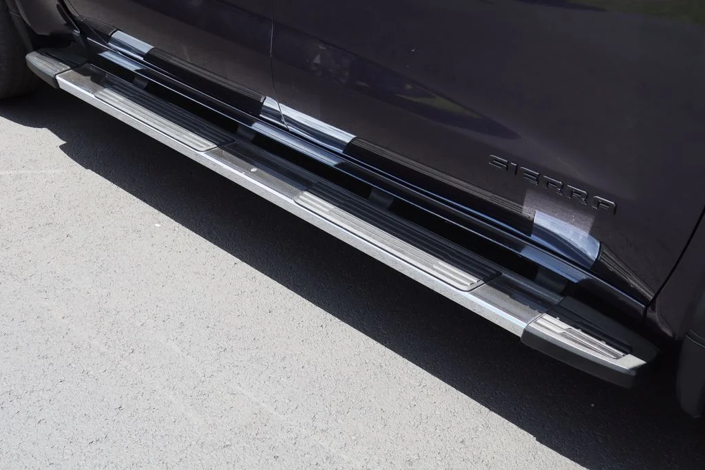 Used 2023 Silver GMC SLT image 11