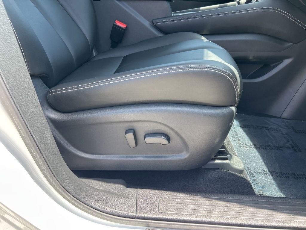 Used 2024 White Nissan SV image 43