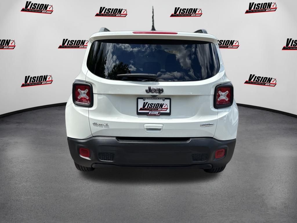 Used 2021 White Jeep Latitude image 4