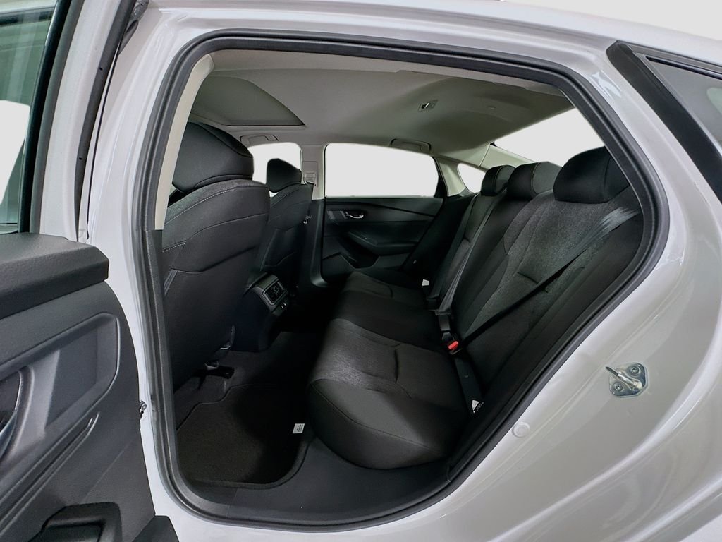 New 2026 Platinum White Pearl Honda SE image 16