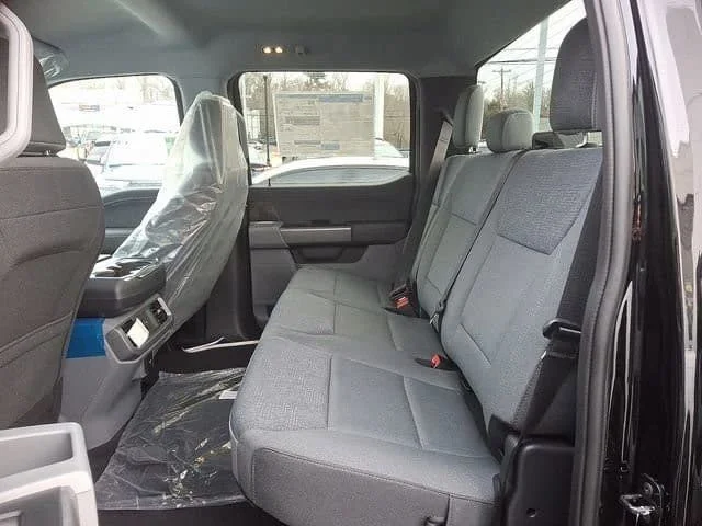 2025 Ford F-150 Lightning XLT - Photo 7