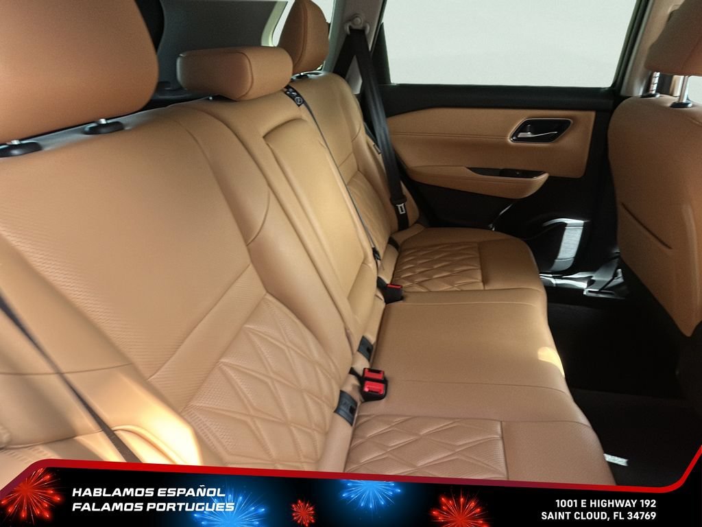 Used 2023 Black Nissan Platinum FWD image 30