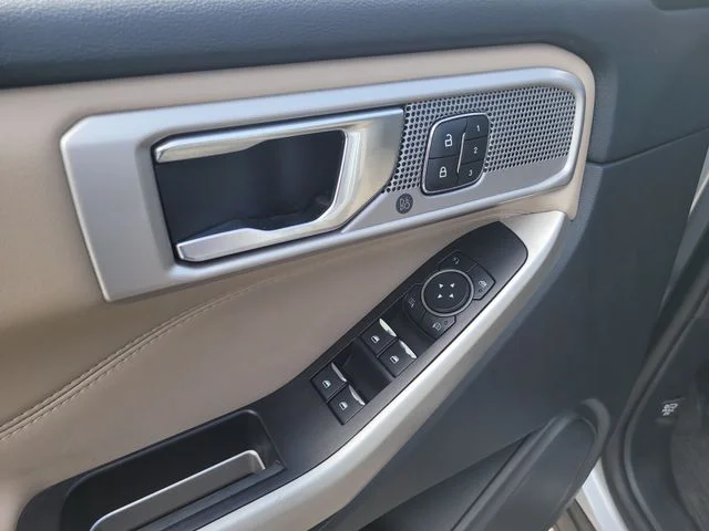 Used 2022 Silver Ford Limited image 20