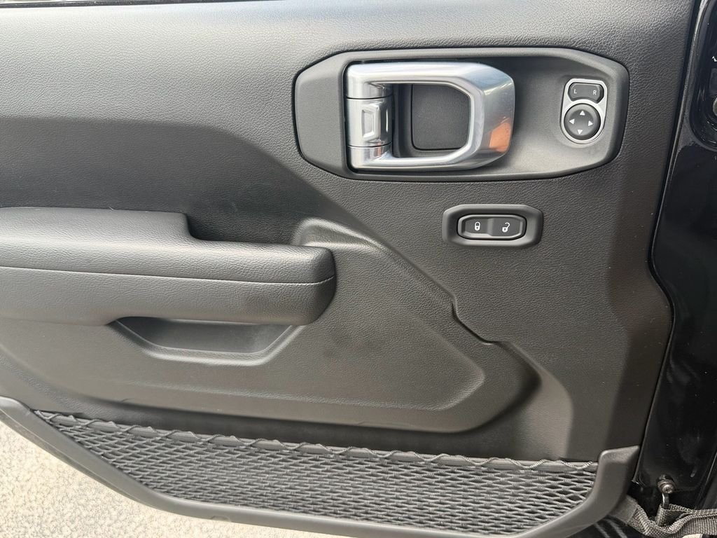 Used 2024 Black Jeep Sport S image 29